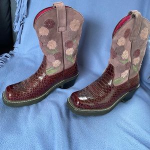 Ariat boots. Women’s size 7.5 Like new